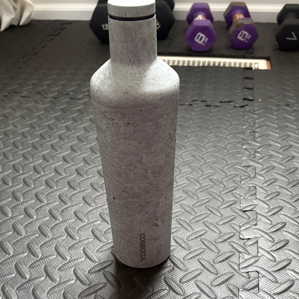 Corkcicle Light Gray Stoneware look Bottle - Picture 3 of 6